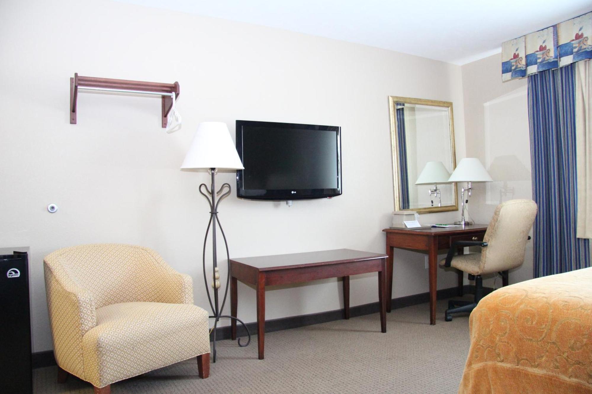 Green Acres Hotel Pittsfield Room photo